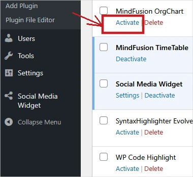 An image of the WordPress dashboard with the menu to activate the Org Chart plugin.